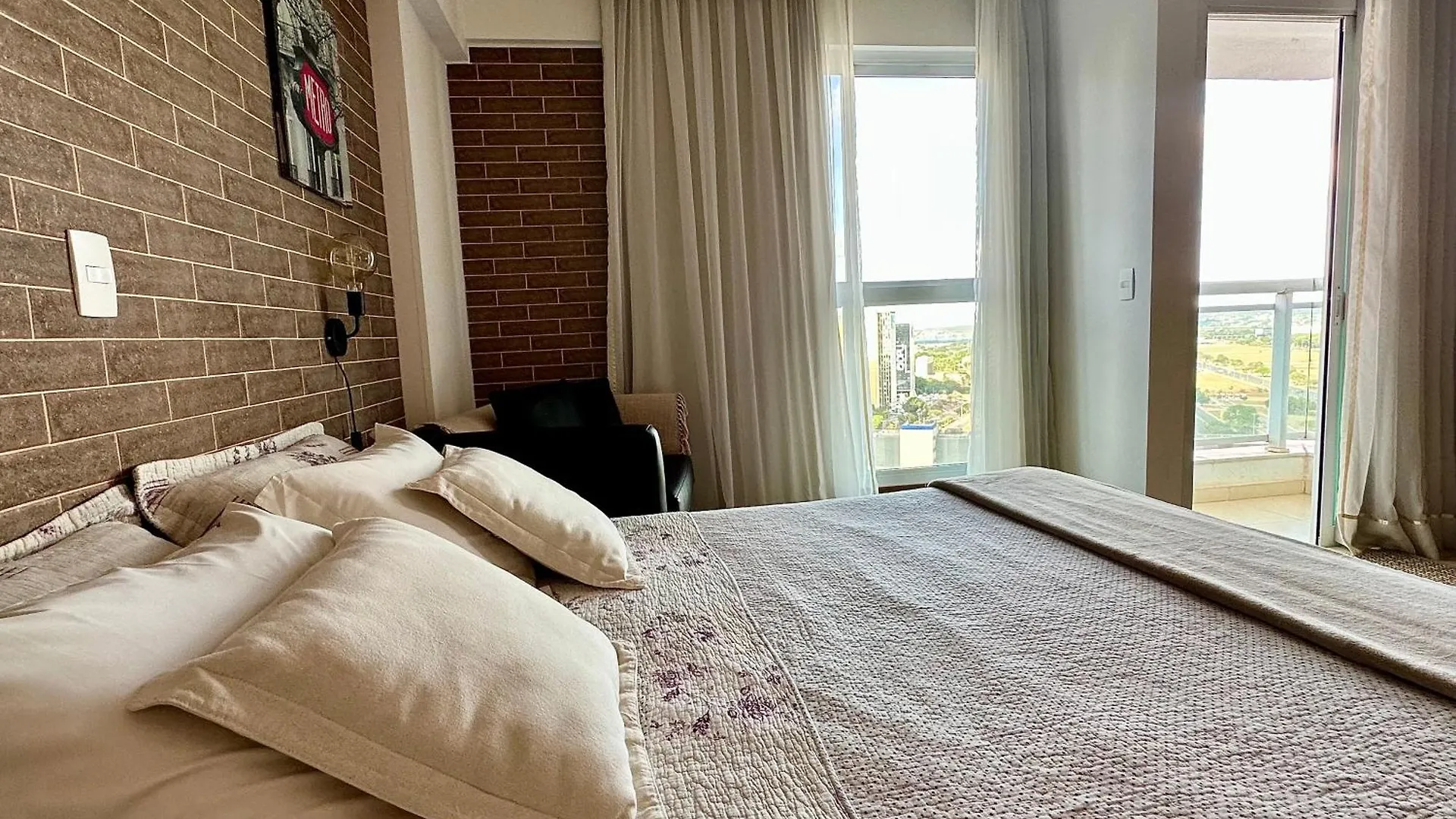 Ed Saint Moritz, Flat Com Garagem 02, Shn No Coracao De Brasilia Daire Brezilya